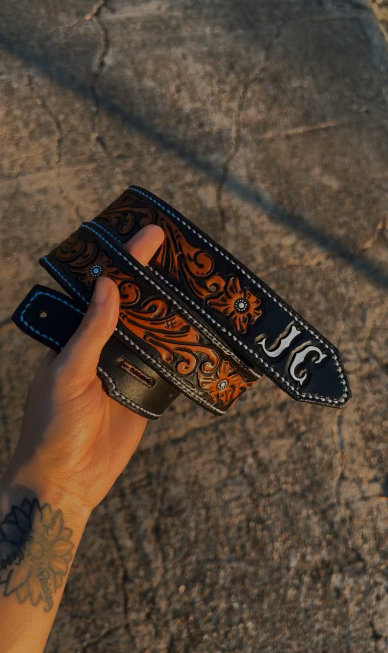 Contrast Tooled Leather Belt